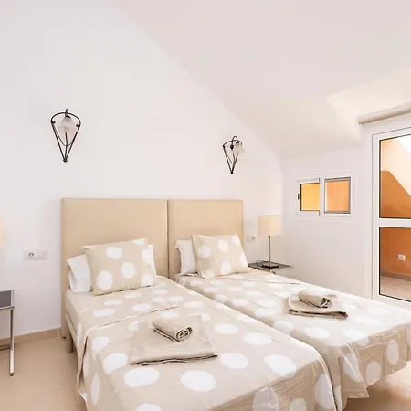 Exklusives Attic Mit Atemberaubendem Meerblick *